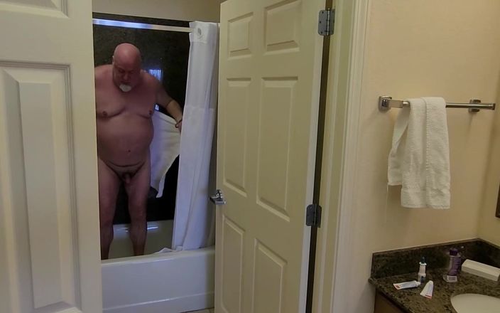 beardaddychub: 熊为你洗澡