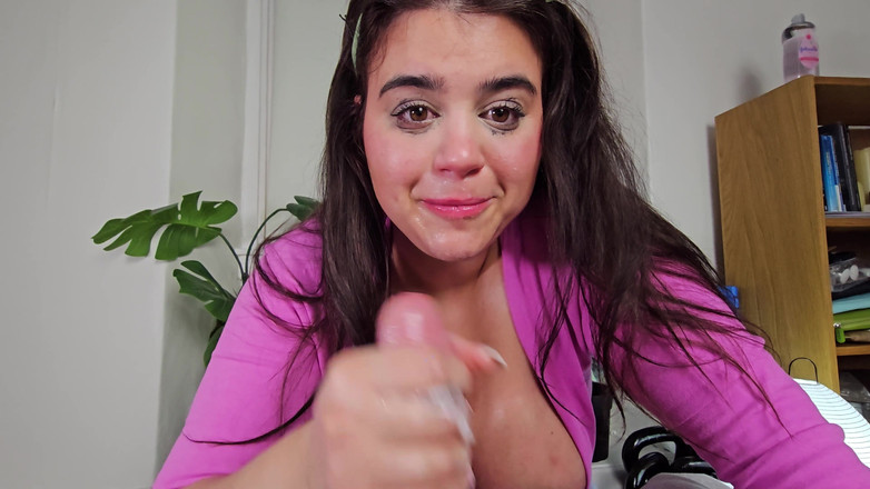 LuciaLatinaGomez: 超级邋遢吞精 - 乞求被用