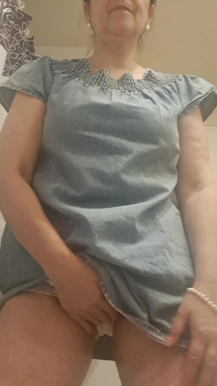 Mommy big hairy pussy: MILF Showing What's Under Her Short Dress