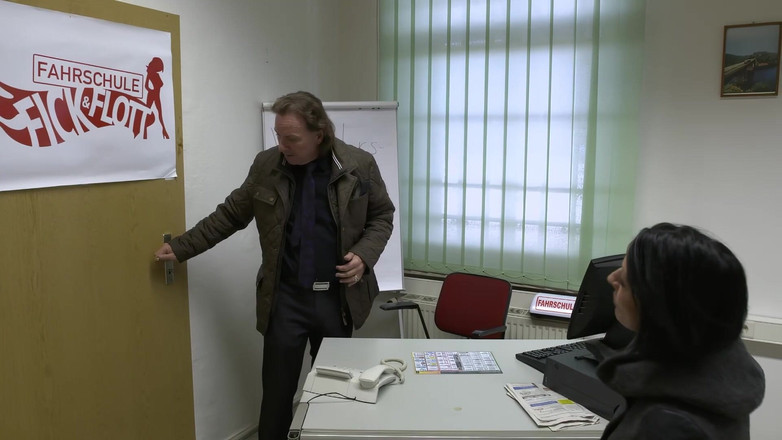 German Full Movies: Lekce hardcore šukání v autoškole