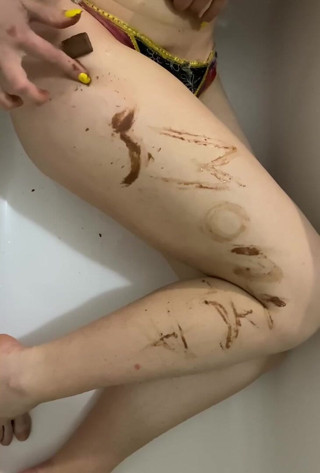 Monnycka: Chocolate hot legs