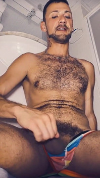 Вы играете с яйцами и стояком?