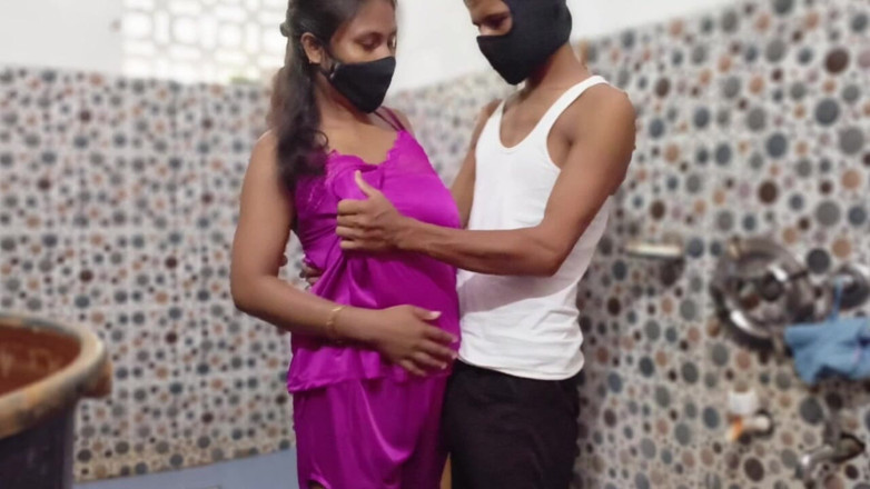 Amina begum: Desi: Ehefrau sexvideo am morgen im badezimmer