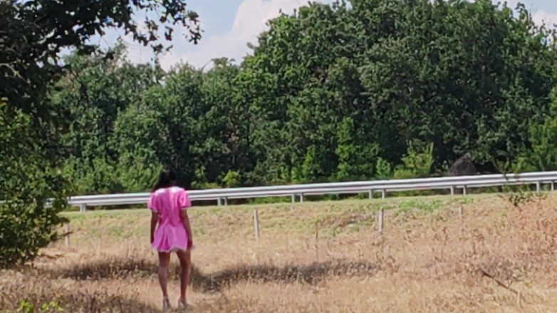Za Za: A Slave Slut Shows off Her Pink Ass on the...