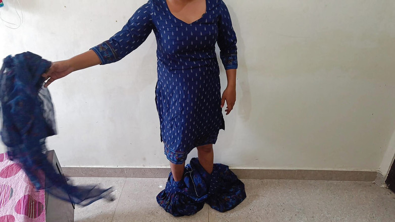 YOURAMRITA04: Молода індійська сільська подруга вперше трахалася з хлопцем