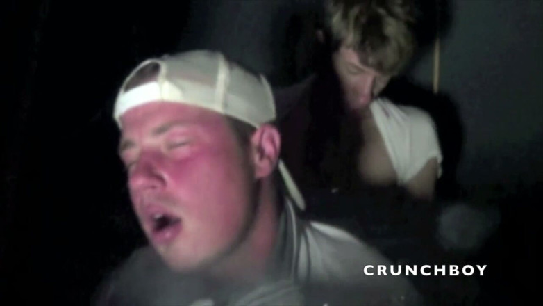 Crunch Boy: Jonge hetero kerel gebruikt door de grote pik van Adrien