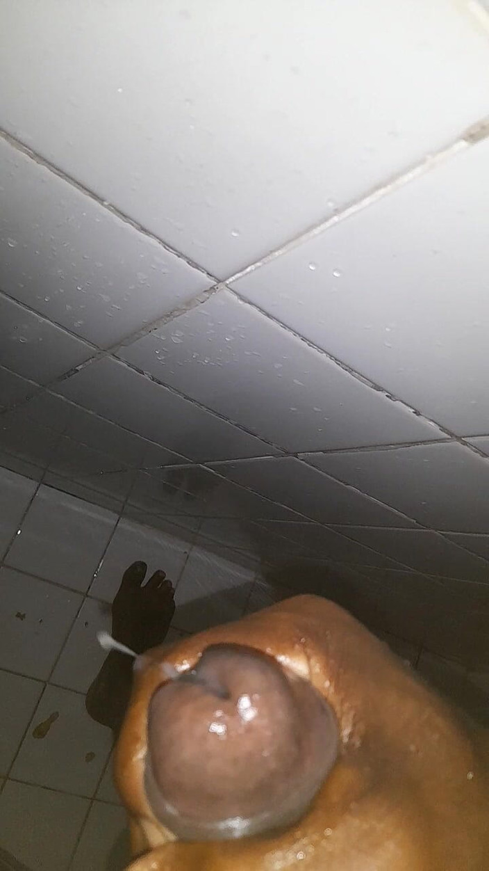 Black guy: S9 E4 sục cu