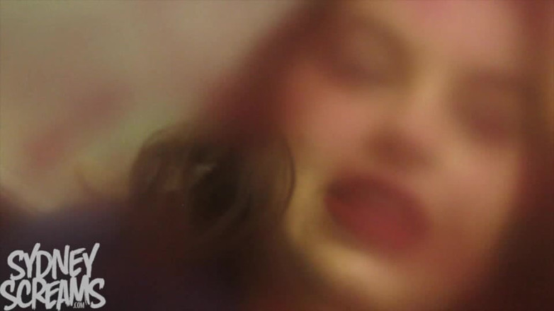 Sydney screams fetish: Ansiktssittande läppstift - sd analys