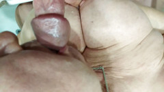 Zona901: La moglie cucina la cena e la suocera mi succhia...