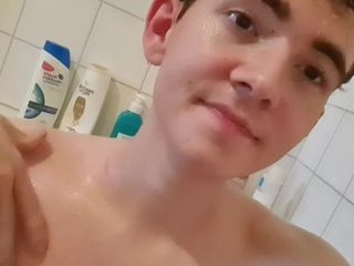 Prettyboi2000x: Wideo z kąpieli wczoraj owo! Wszelkie darowizny lub polubień są...