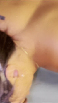 Mamă sexy filipineză futută cu mașina de futut cu penetrare dublă până la ejaculare feminină - Lexxi Wett