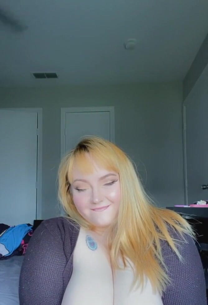 Hunnybrat: Profesora Gordita Con Enormes Pechos