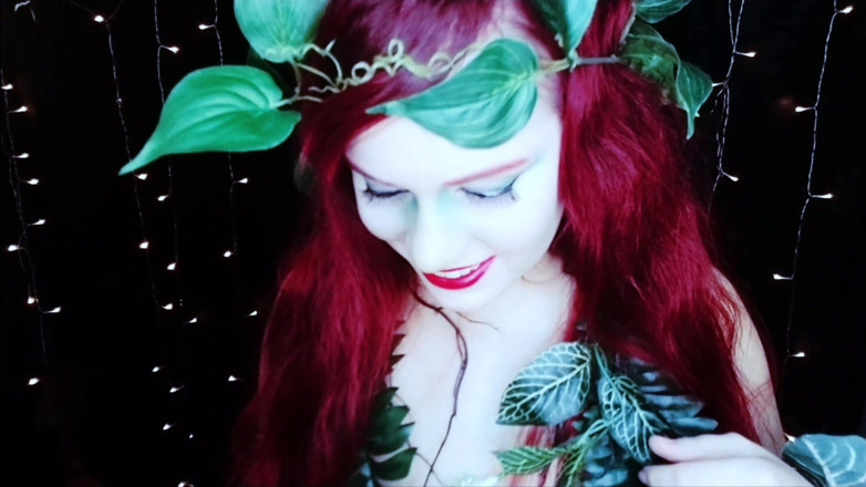 Scarlet Vixen: Hiedra venenosa - besos amorosos