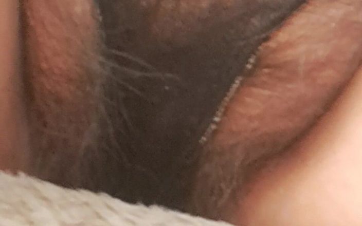 Mommy big hairy pussy: Transparant en harig slipje