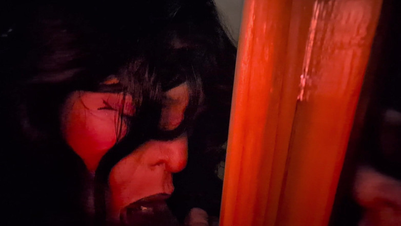 Tongue Lashor 69: Una noche en Hawks 03