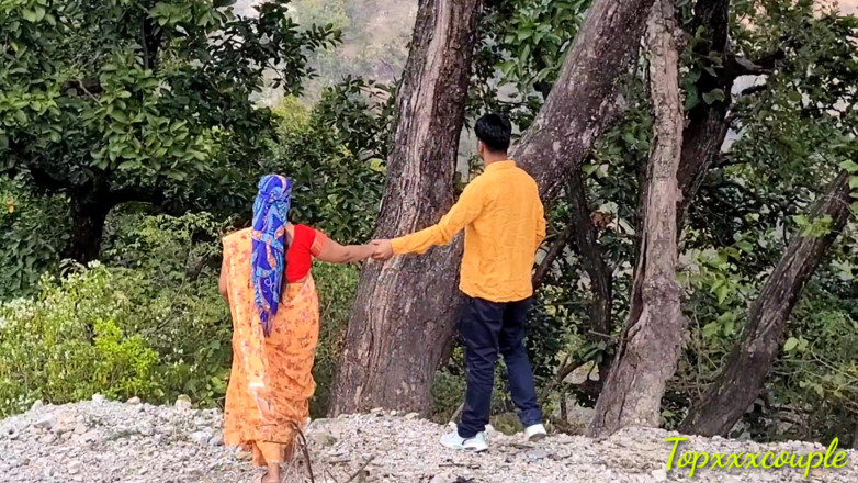 Topxxxcouple: Bhabhi desi kampung video kongkek yang menyeronokkan