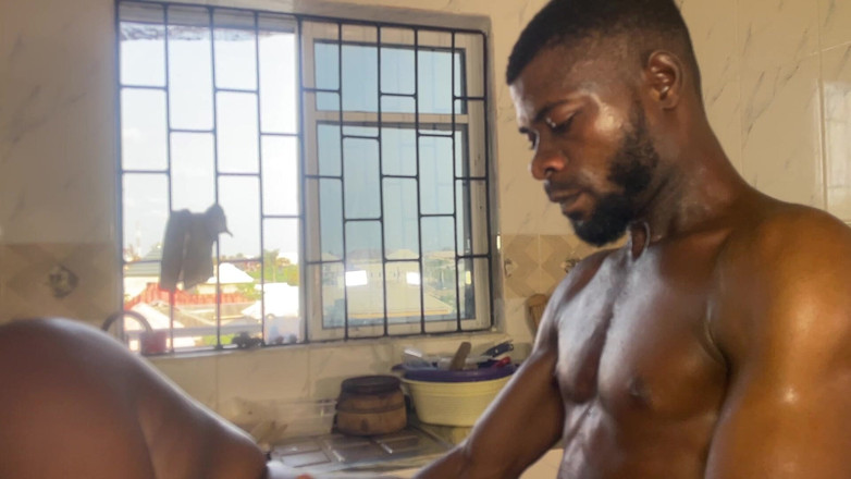 Creamyshuga: 元カノが私の家に来て、キッチンの中で私を抱いた