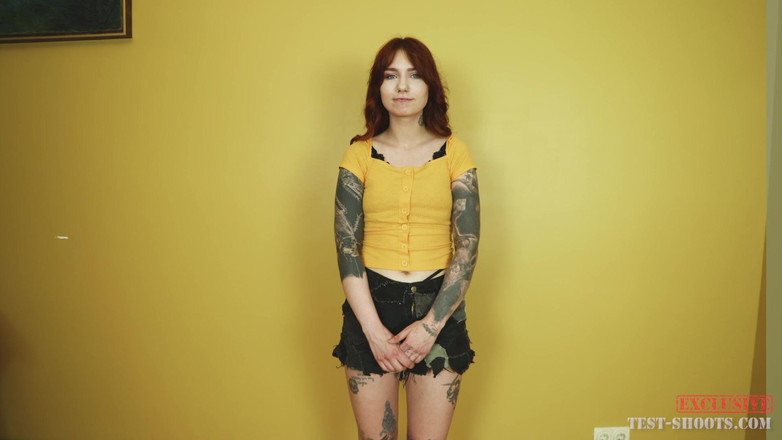 Test-Shoots: Татуированная тинка Cherr в обнаженном видео на кастинге
