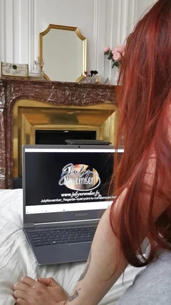 6 - La mia ragazza mi succhia di fronte al porno di un dilettante francese