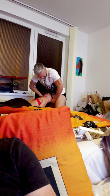 Lutros World: 喉クソ私の十代のガールフレンドのVoyourのiphoneビデオ