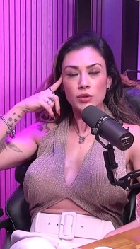 MILF Caliente Y Sus Fantasías