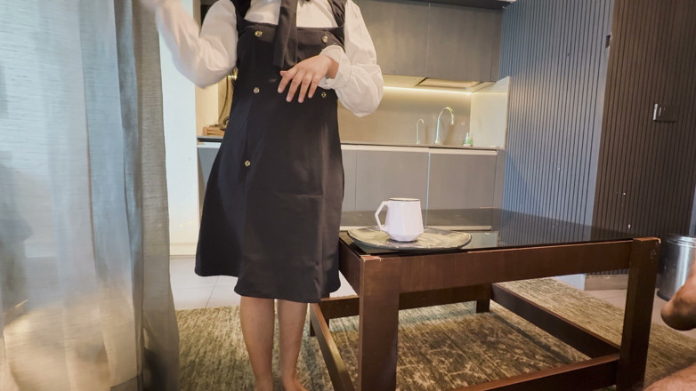 UrbanDesix: Camarera de hotel es cliente en un servicio extra de...