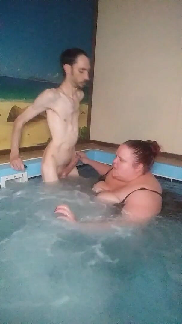 VivianDimondBBW: Gefingert, dann lutsche ich diesen schwanz und werde tittenfick gefickt,...