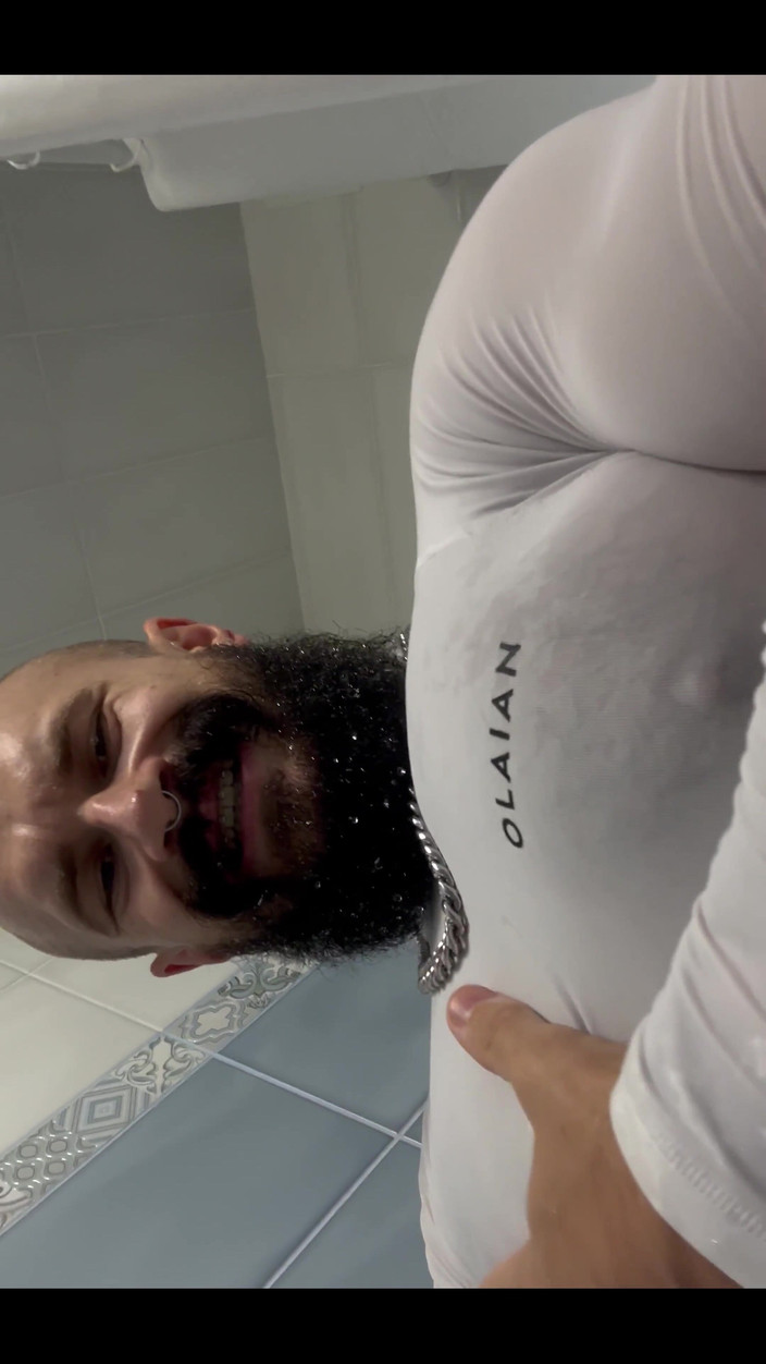 Mister Stone: Kompresyonlar büyük kasların etrafında çok sıkı ve ıslak sıkılıyor