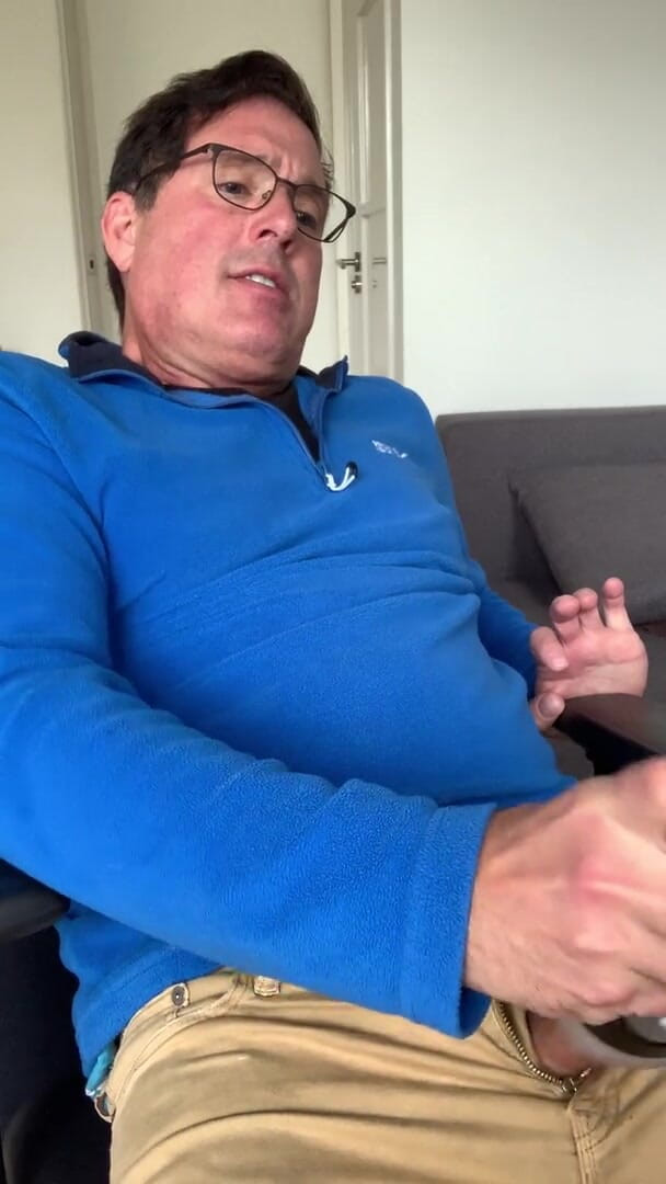 TJenner: Próbuję mojej nowej klapki tenga
