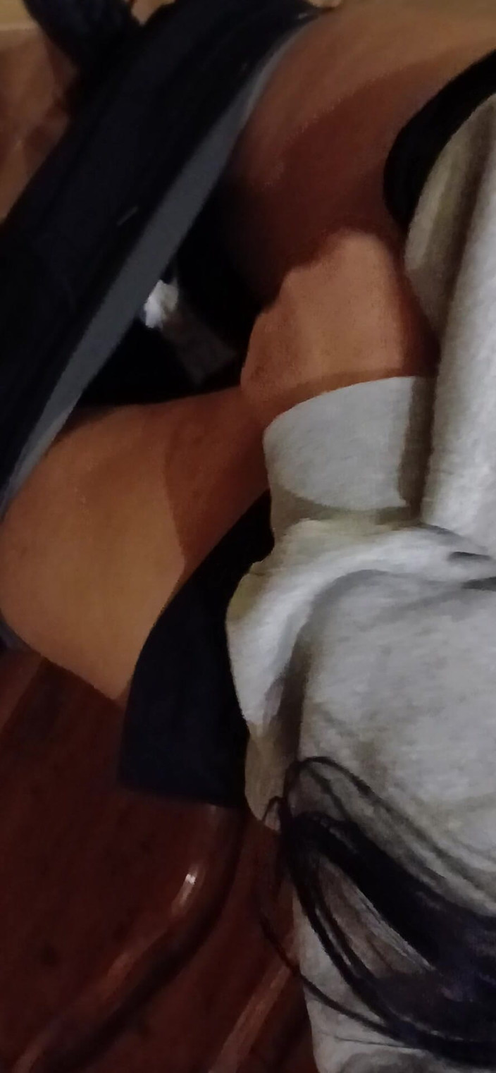 Lesbian-candys: Honíme si riskantně na univerzitní chodbě