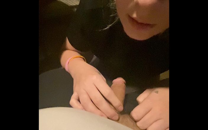 Teamus1210: Moje malá sestra má dokonalé tělo !! žádný Wayy Y není její...