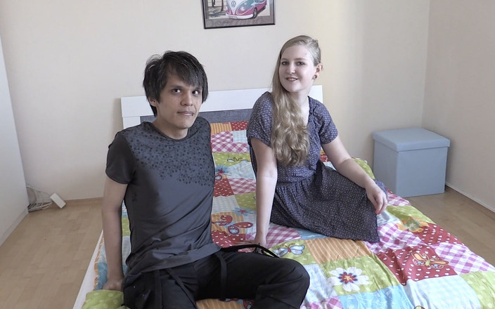 Casting66: Julia scopa un ragazzo bisex asiatico!!