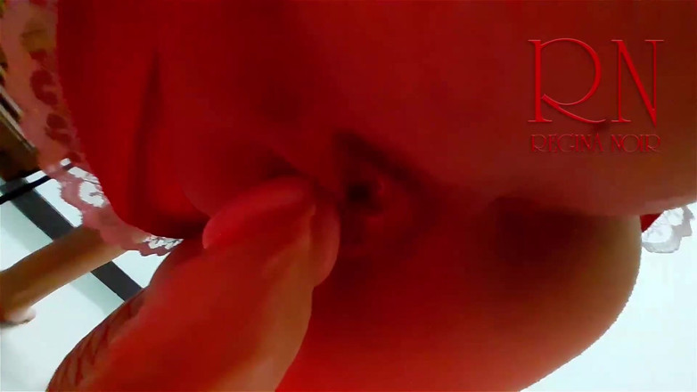 Regina Noir: Woman in red mesh stockings gets a big dildo in...