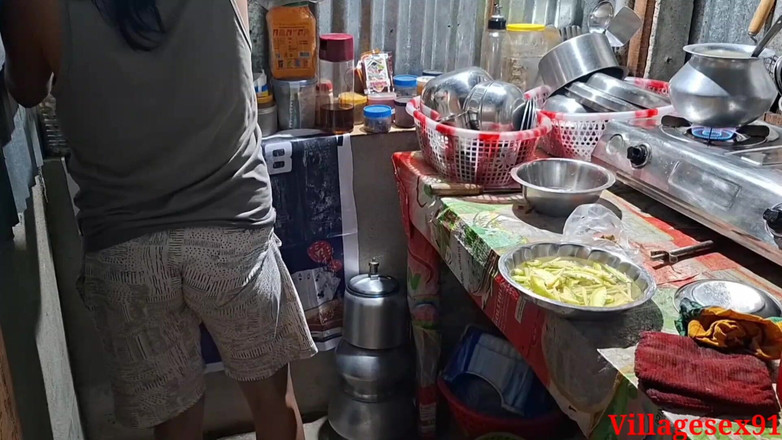 Villagesex91: Ganyo ka bhabhi ki Chudai 厨房房间