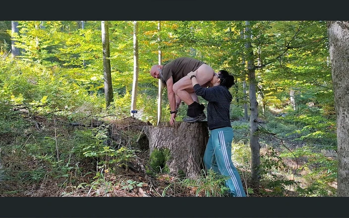 Toilet Mommy: La Lingua Calda Della Mia Mamma Del Mio Amico Mi...