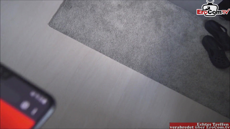 EroCom: Deutsches mädchen macht footjob und spreizt ihre beine bei einem...