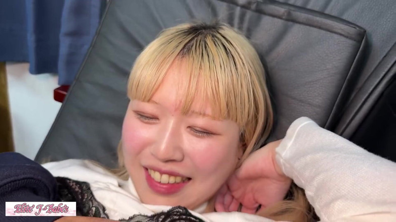 Asian happy ending: Niewinny urok i delikatna perswazja ujawniają intensywną chemię jako powtarzające...