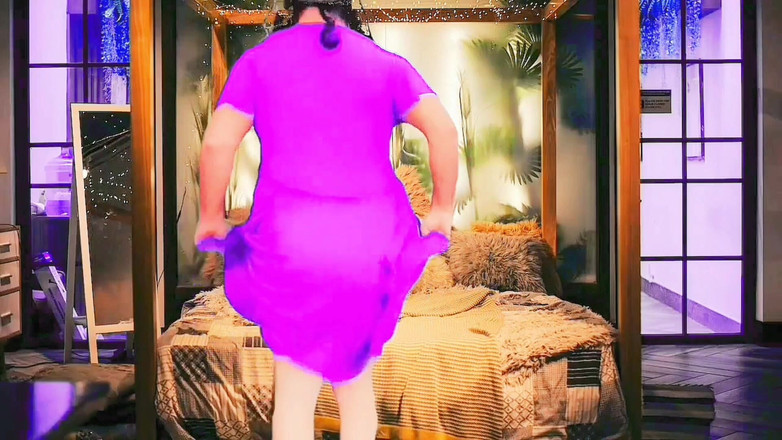 Kitty_Cross: Hravá Sissy se nevinně směje, zatímco je sexy jako peklo