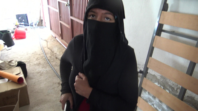 Souzan Halabi: Syrian Refugee Lets Old German Man Fuck Her Hairy Pussy
