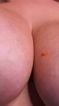 Giantess karze niewolnika sutka 2