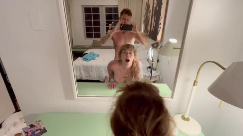 Babz0nther0x: Squirting All Over the Hotel