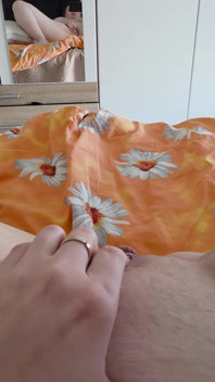 Я не можу перестати мастурбувати свою збуджену мокру пизду для вас - жіноче відео крупним планом