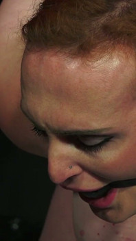 O prezint pe Chloe Davies