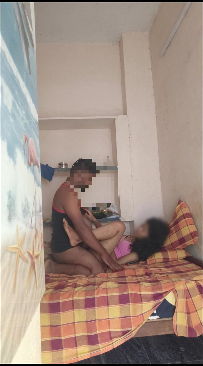 Killermia: 18 ans et plus, une jeune demi-sœur baise accidentellement avec...