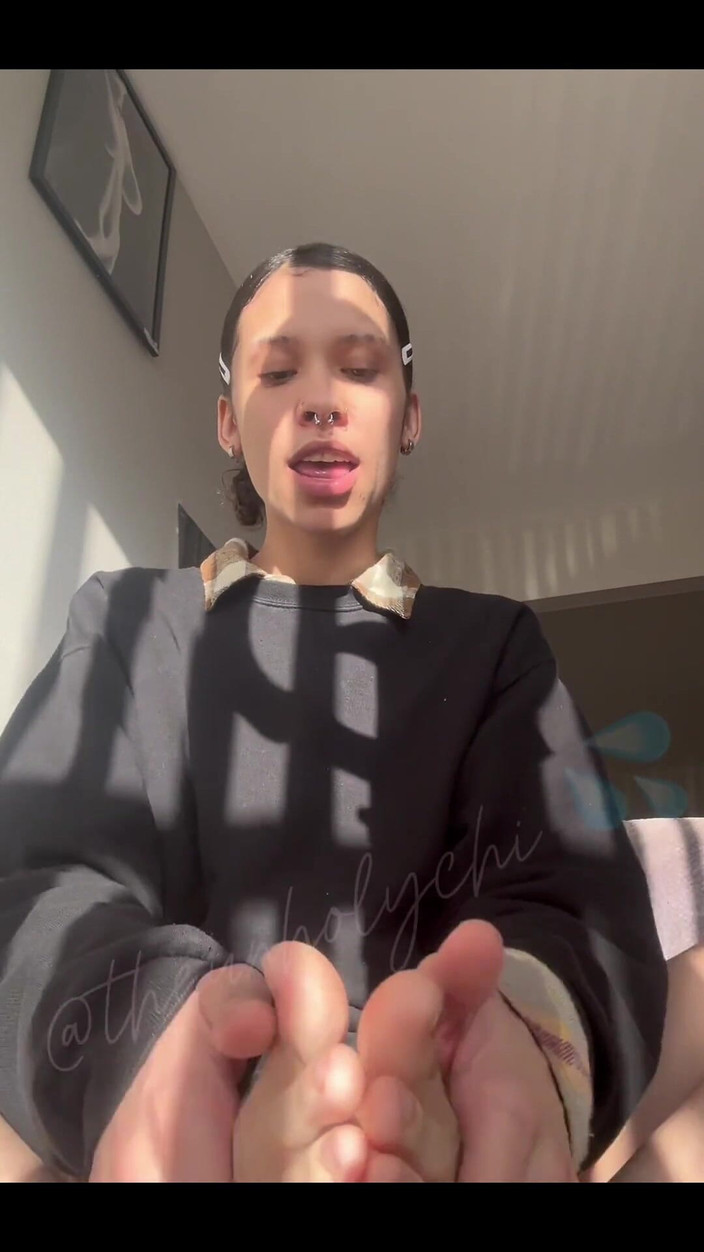 theunholychi: Спіймати мої липкі підошви