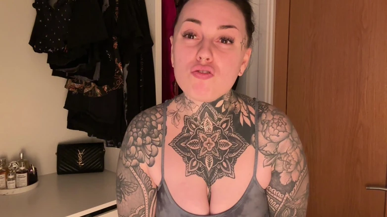 Miss Valentina: Worship My Muscles