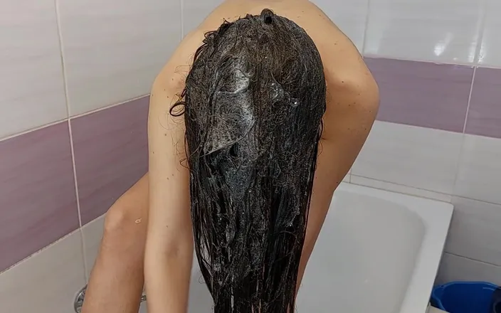Amateur_MS: Amateur Wife Washes Long Hair, Hairy Pussy, Hairy Ass, Big...