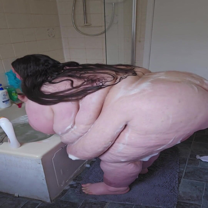SSBBWLadyBrads: SSBBWの女神が浴場側で沐浴