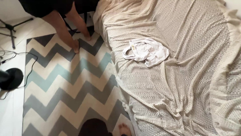 Solo_incognita: Nadržený podvodník mi pomáhá s mým penisem