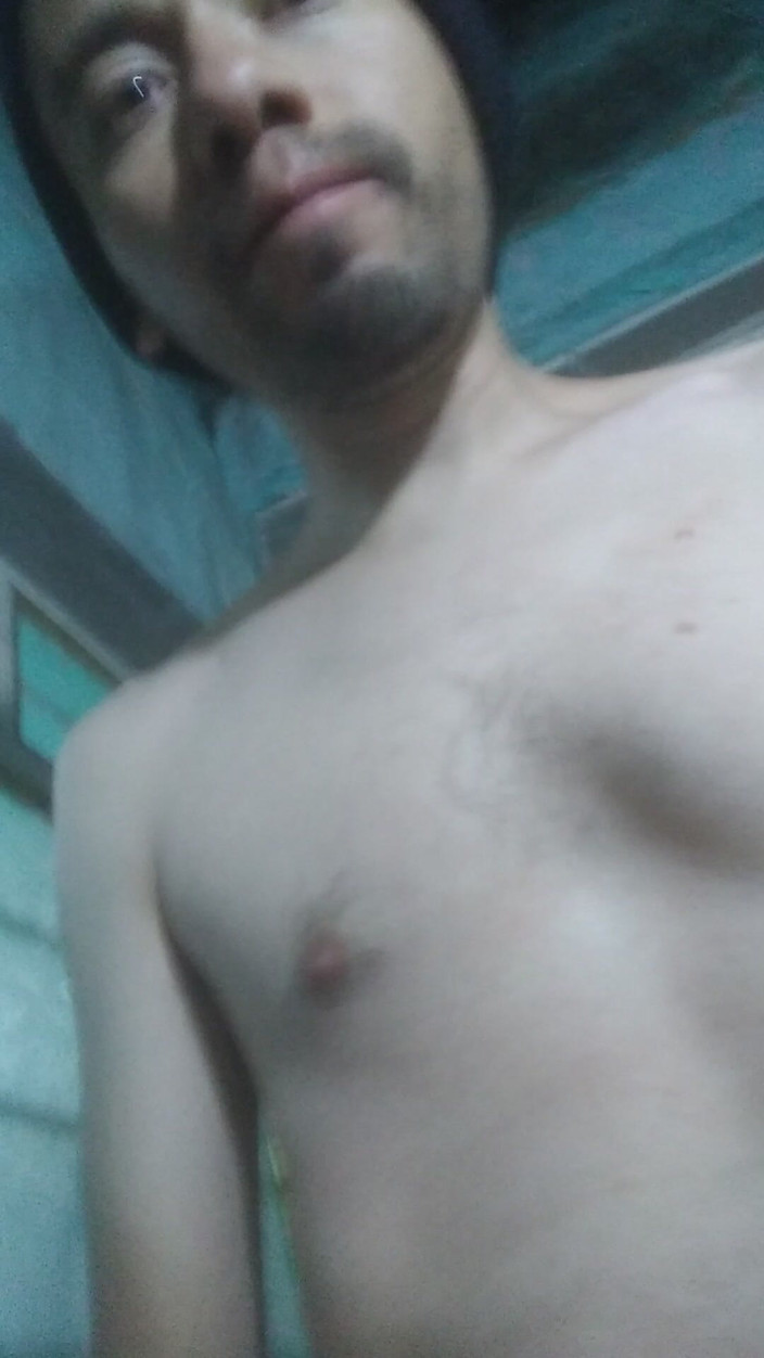 AlejandroFt: Mi sto masturbando in lavanderia.